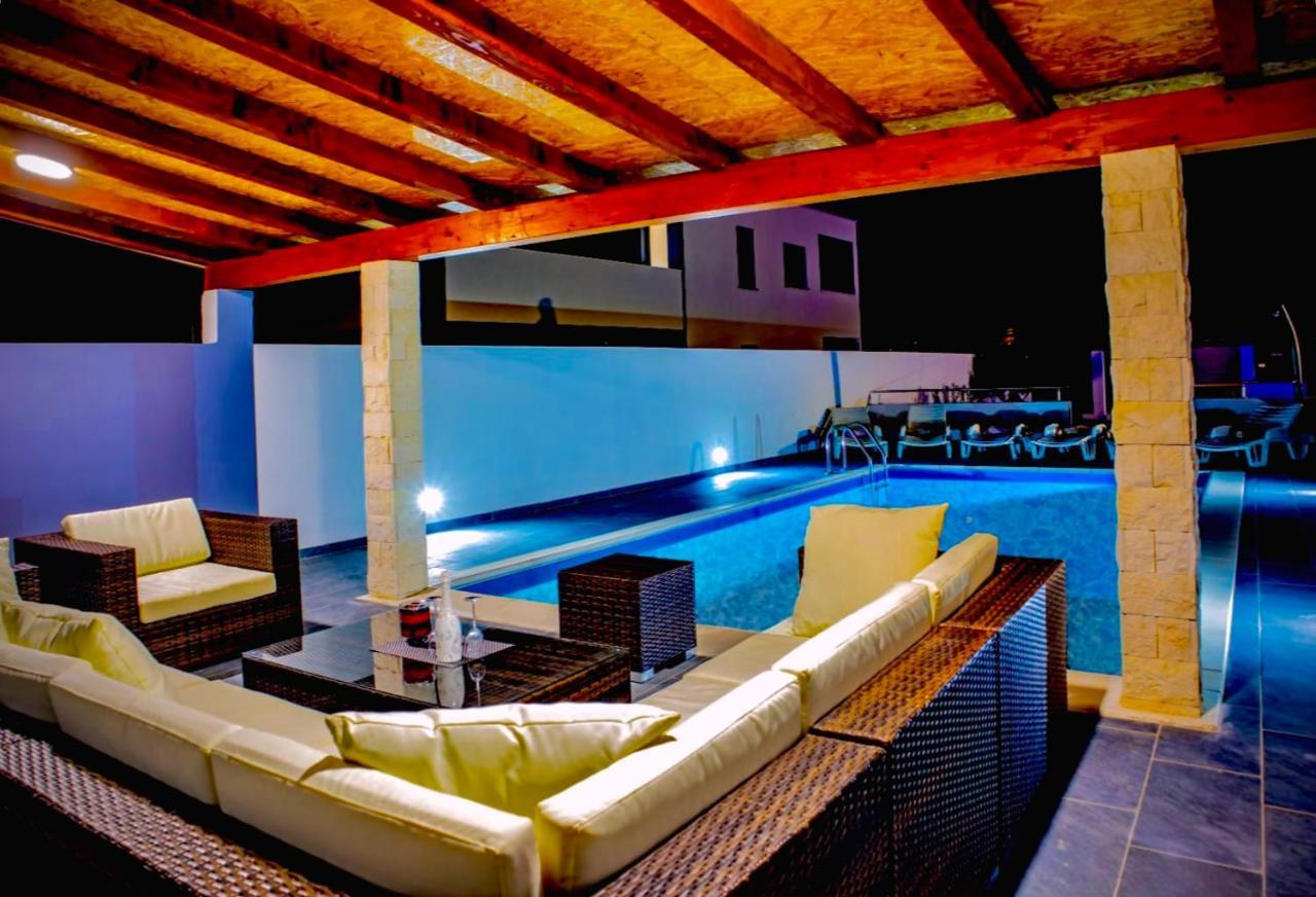 Villa Ana Kaštel Sućurac Exteriör bild