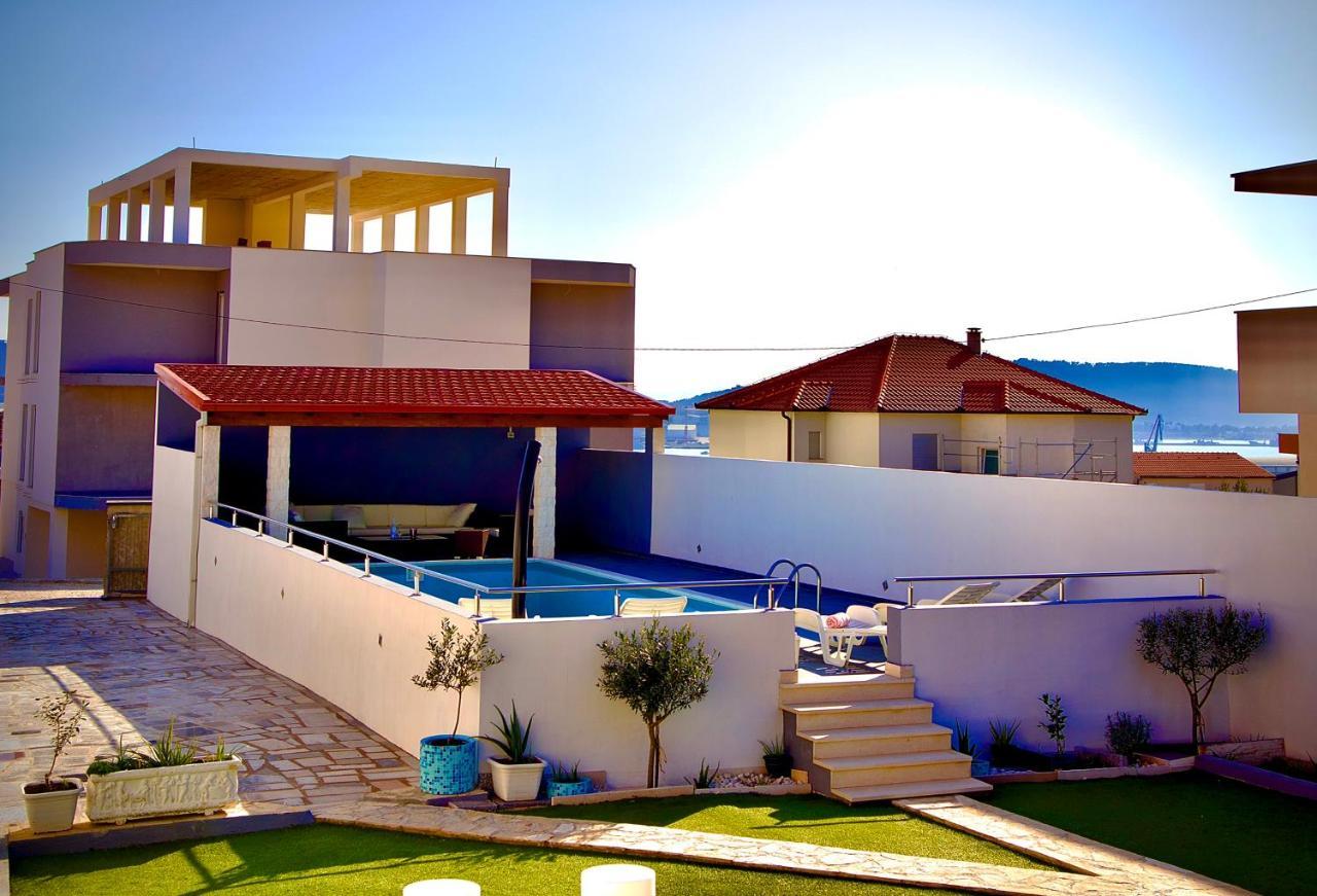 Villa Ana Kaštel Sućurac Exteriör bild