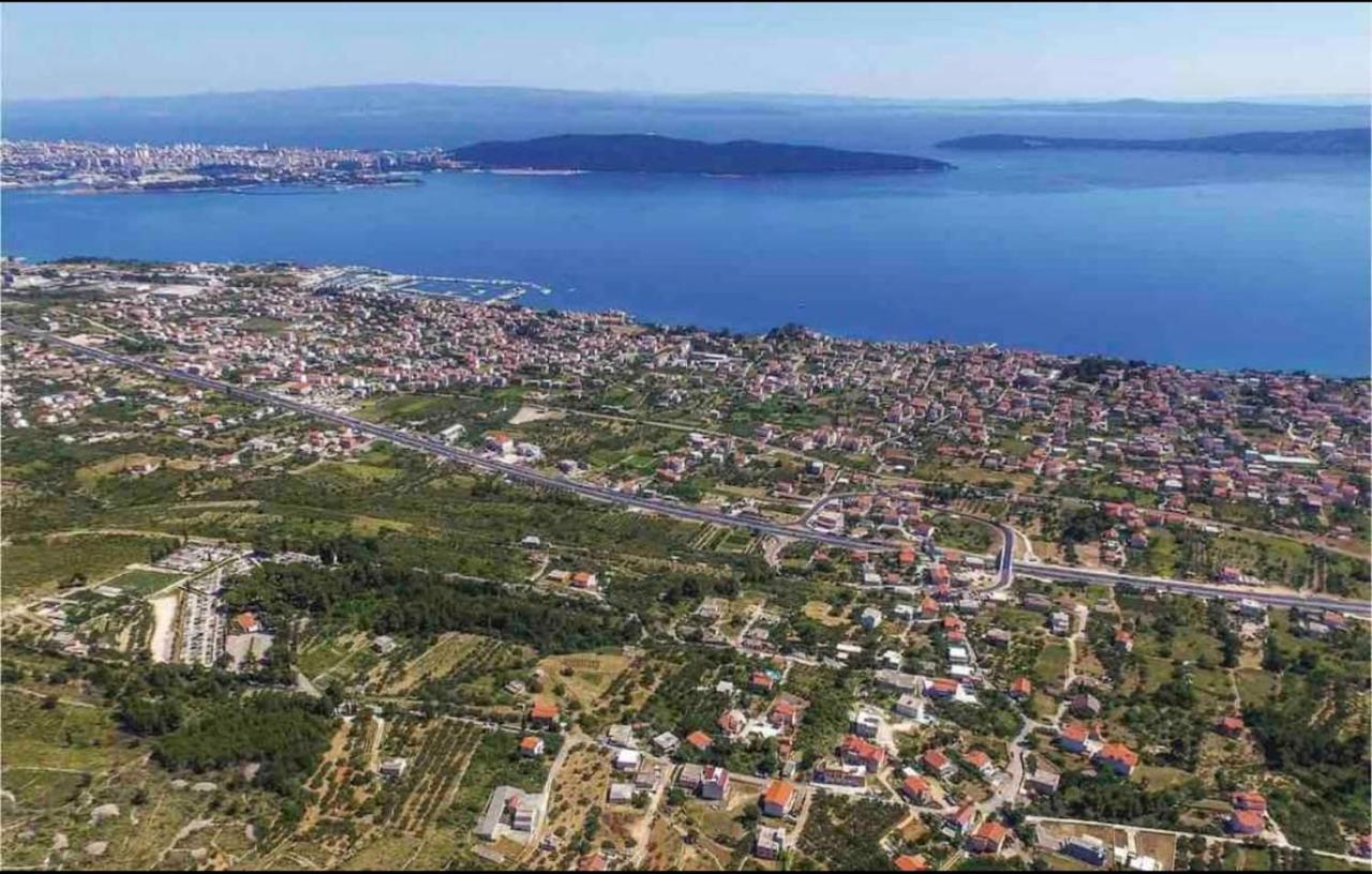 Villa Ana Kaštel Sućurac Exteriör bild
