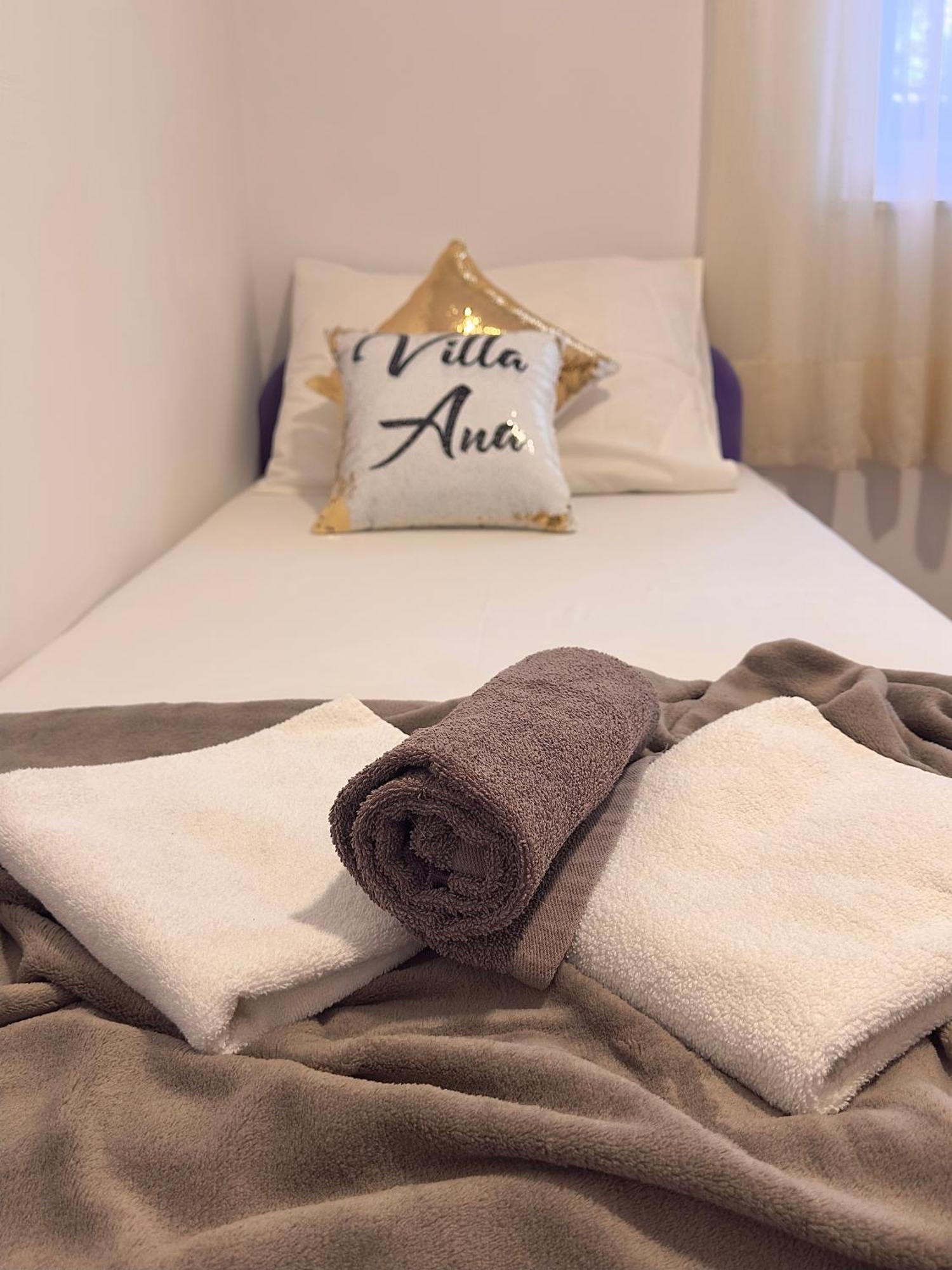 Villa Ana Kaštel Sućurac Exteriör bild