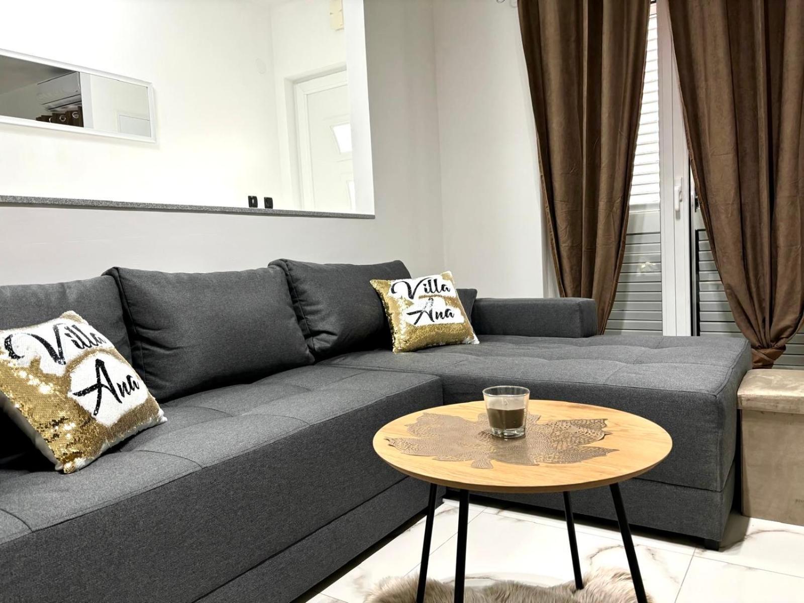 Villa Ana Kaštel Sućurac Exteriör bild