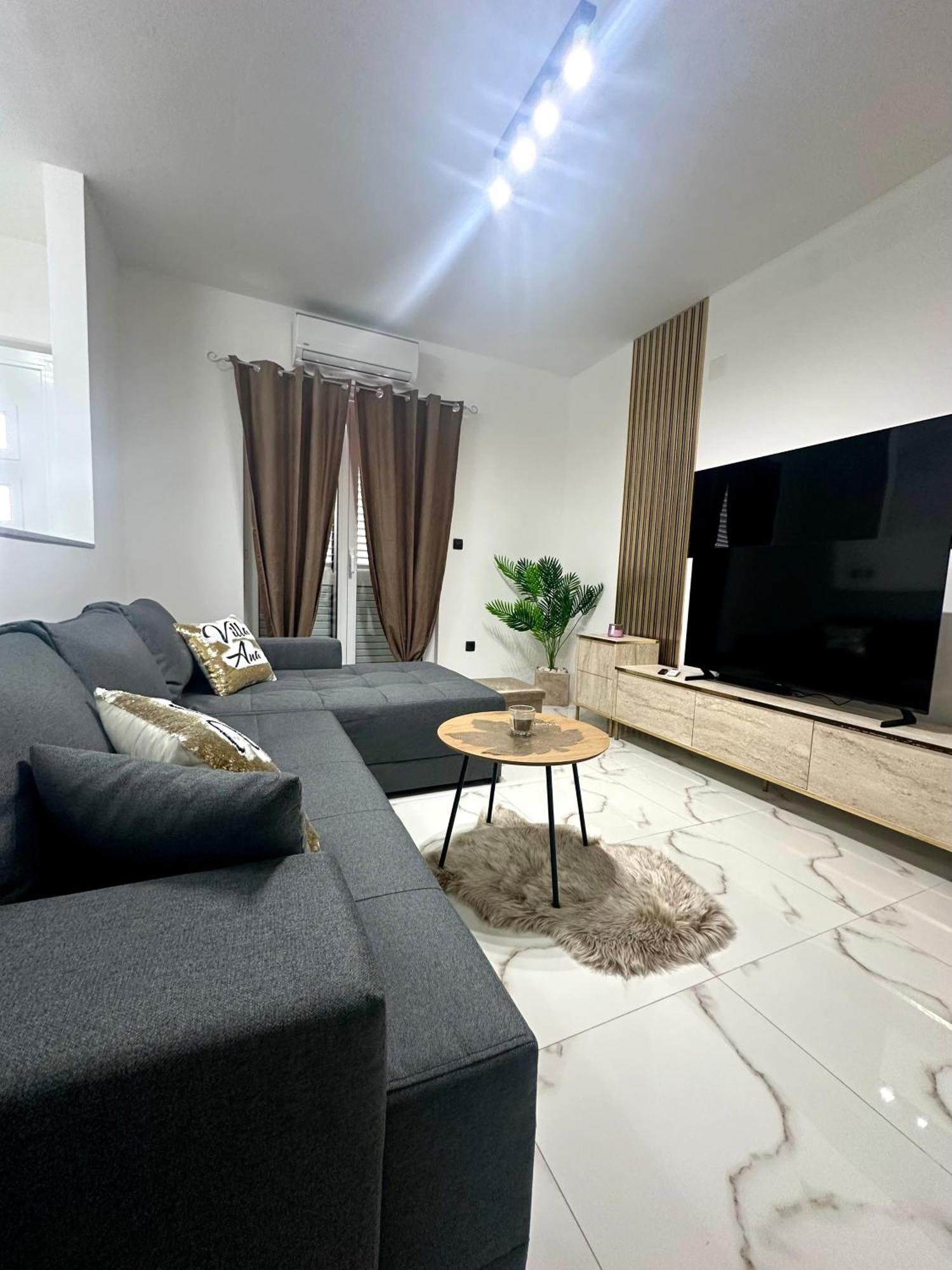 Villa Ana Kaštel Sućurac Exteriör bild