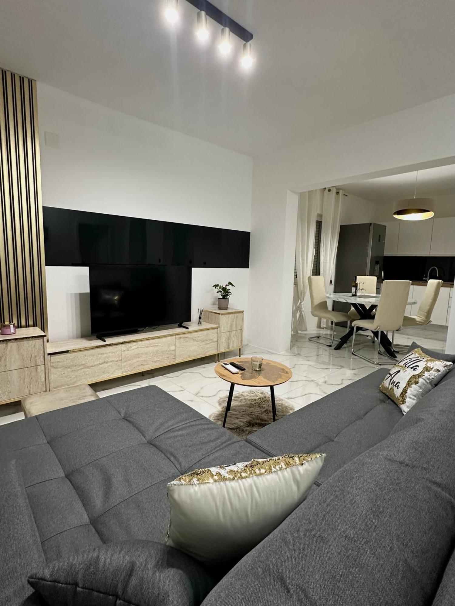 Villa Ana Kaštel Sućurac Exteriör bild